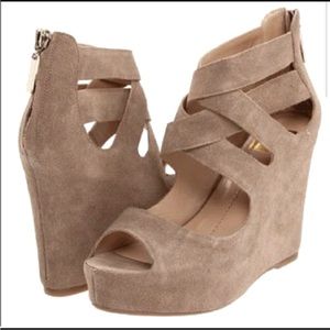 DV Dolce Vita | Suede Zip Back Wedge Platform Sandals size 10 Tan